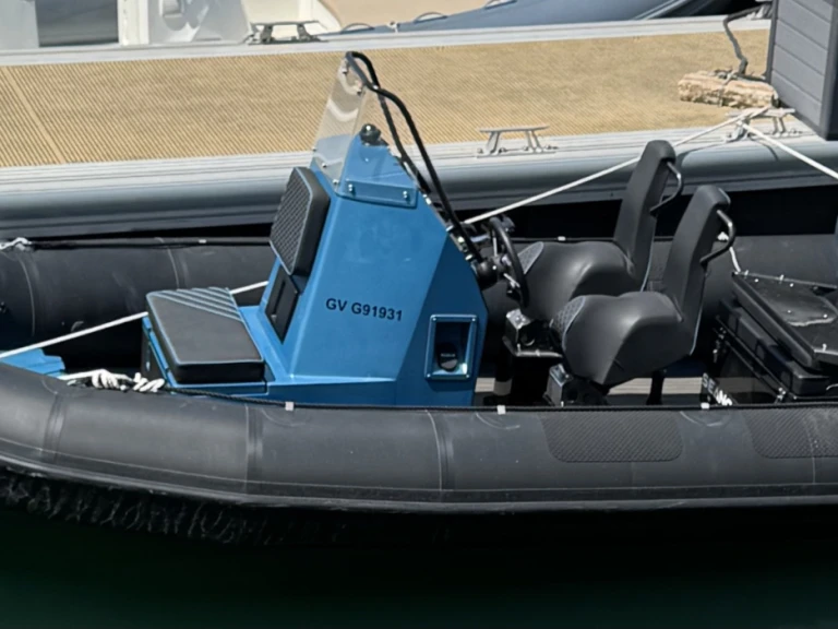 Wynajmij Łódż półsztywna z lub bez skippera Ribcraft w La Forêt-Fouesnant