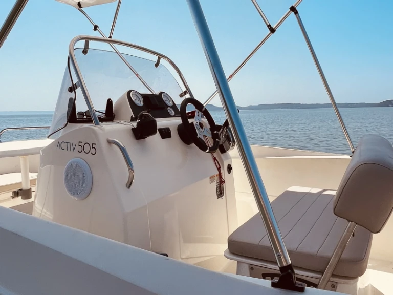 Wynajem Motorówka Quicksilver z patentem 