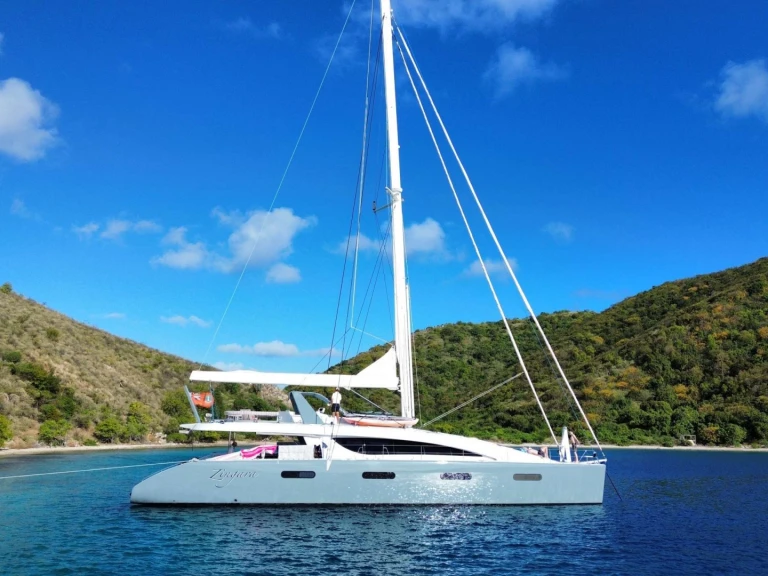 Wynajmij Luksusowy jacht z lub bez skippera Silhouette w Road Town