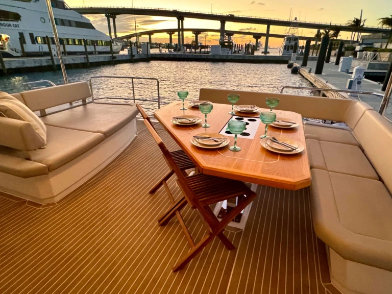 Wynajem łodzi Leopard Bru Sea w Paradise Island na SamBoat 