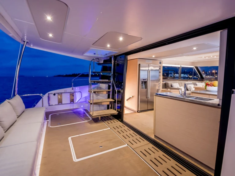 Wynajem Luksusowy jacht Fountaine Pajot z patentem 