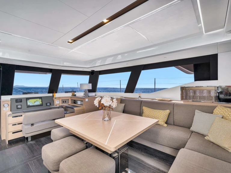 Wynajmij Luksusowy jacht z lub bez skippera Fountaine Pajot w Karaiby