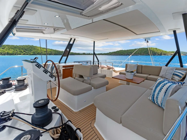 Wynajem Luksusowy jacht Fountaine Pajot z patentem 