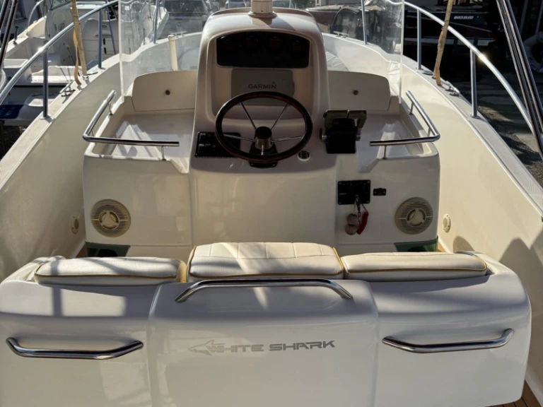 Wynajem w Tribunj- Kelt WHITE SHARK 265 na SamBoat