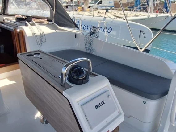 Bavaria Cruiser 46 między profesjonalistami a osobami prywatnymi w Preveza