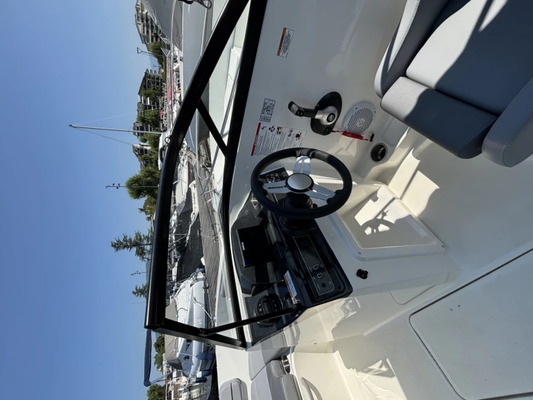 Wynajmij Motorówka z lub bez skippera Bayliner w Aix-les-Bains