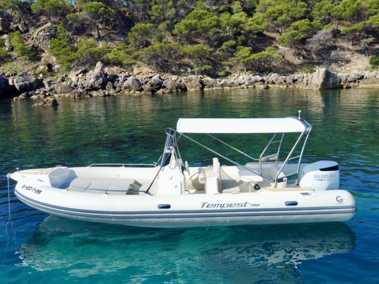 Wynajem łodzi Capelli Tempest 650 w Roses na SamBoat 