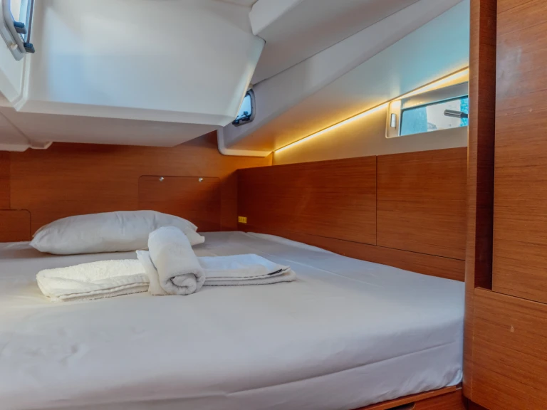 Wynajem w Nea Peramos- Jeanneau Sun Odyssey 490 na SamBoat