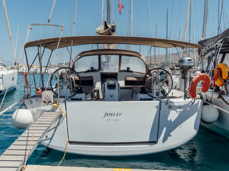 Wynajmij Jeanneau Sun Odyssey 490 w Nea Peramos