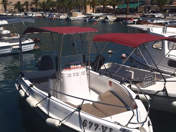 Wynajmij fisherman bluemax 550 w Vela Luka