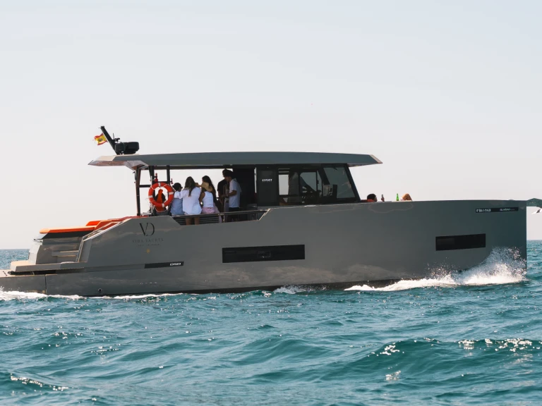 Wynajem w Puerto De Barbate- De Antonio D50 Coupe na SamBoat