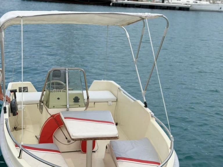 Wynajmij Ultramar Ultra 405 w Antibes
