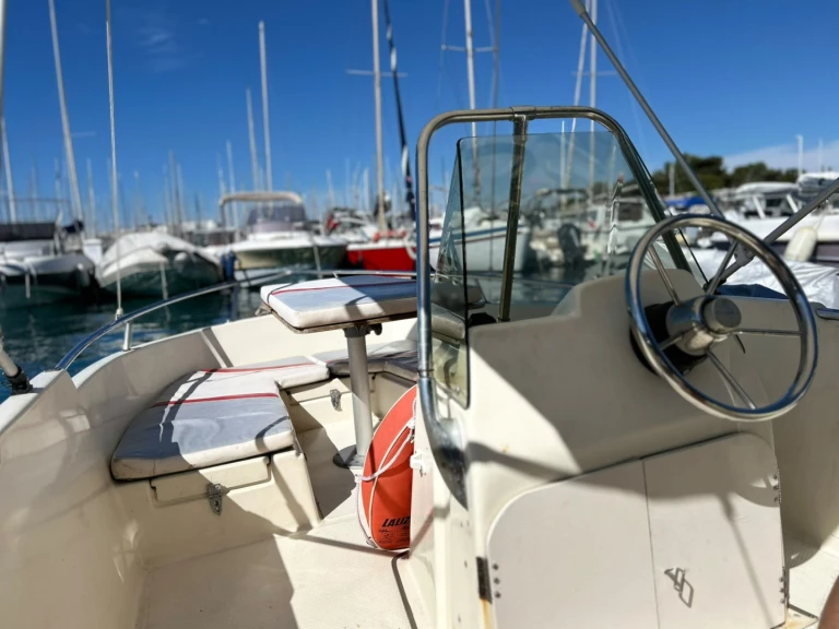 Wynajem łodzi Antibes tanio Ultra 405