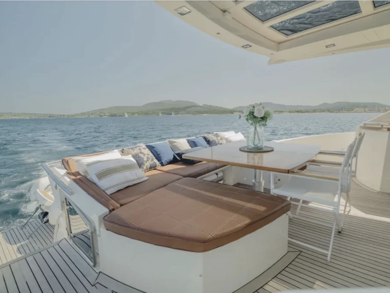 Wynajmij Luksusowy jacht z lub bez skippera Absolute w Golfe de Saint-Tropez