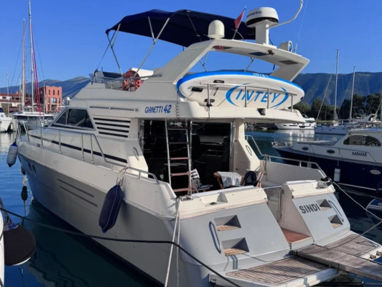Wynajem Motorówka w Rrethi i Vlorës - Ferretti Altura 39