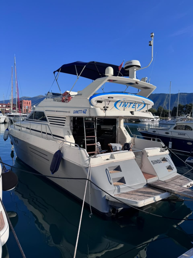 Wynajem Motorówka w Rrethi i Vlorës - Ferretti Altura 39