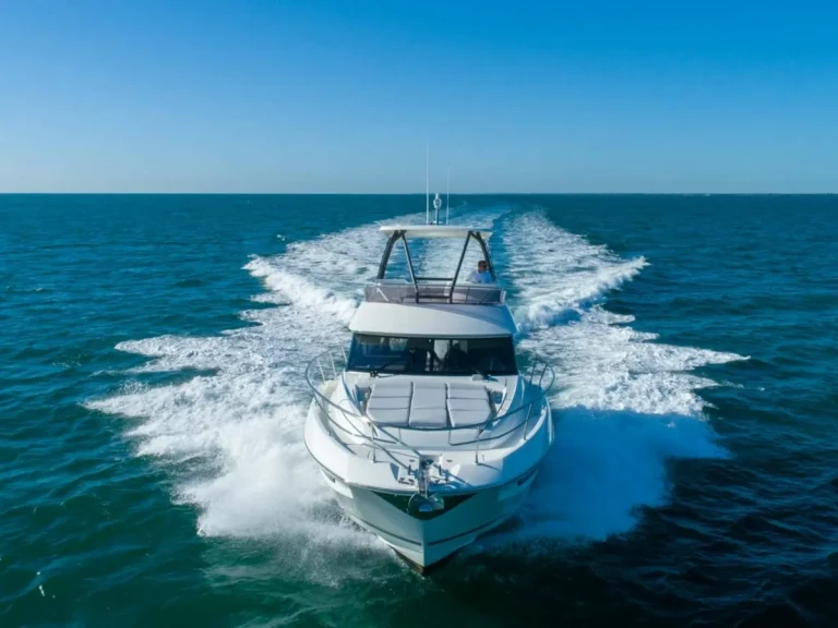 Wynajmij Motorówka z lub bez skippera Sunseeker w Zanzibar