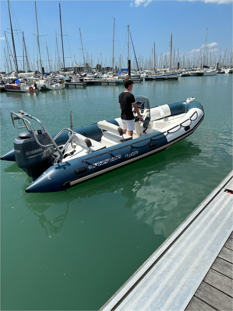 Wynajem Motorówka w La Rochelle - Bombard Sunrider 650