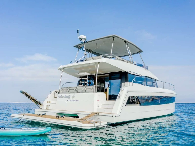 Wynajem Luksusowy jacht Fountaine Pajot z patentem 