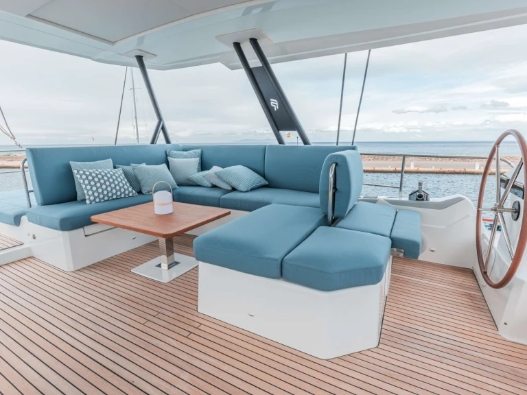 Wynajmij Fountaine Pajot The Blue Dream w Neapol
