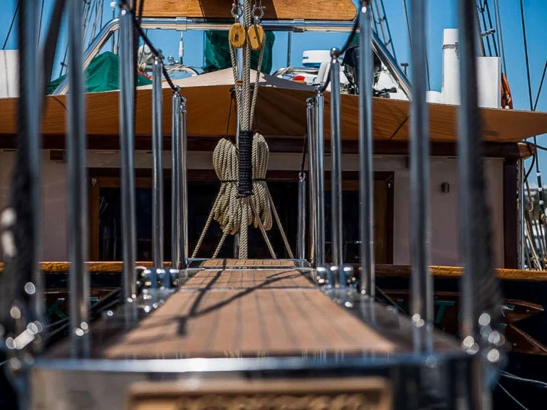 Wynajmij Luksusowy jacht z lub bez skippera Custom Gulet-Motor Sailor w Ateny