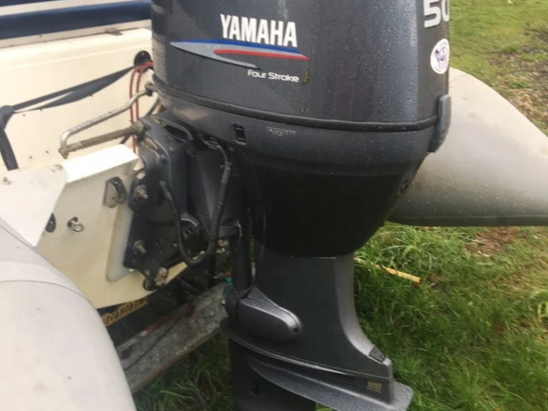 Wynajem łodzi Bénodet tanio Explorer 485 FB