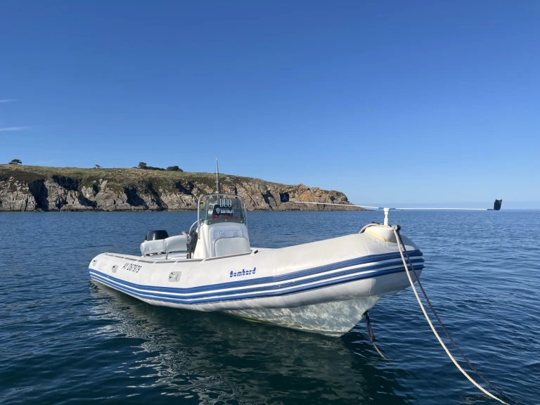 Wynajem łodzi Bombard Explorer 640 SB w Locmaria na SamBoat 