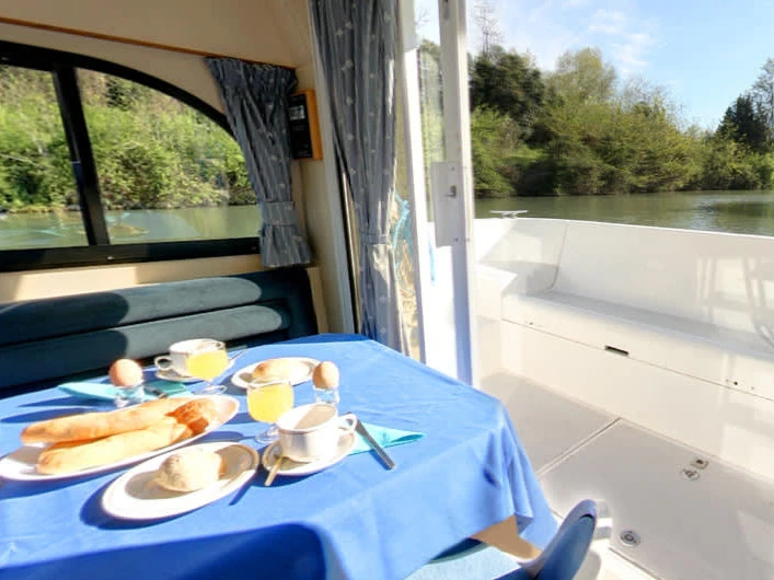 Wynajem Motorówka w Castelnaudary - Le Boat Caprice