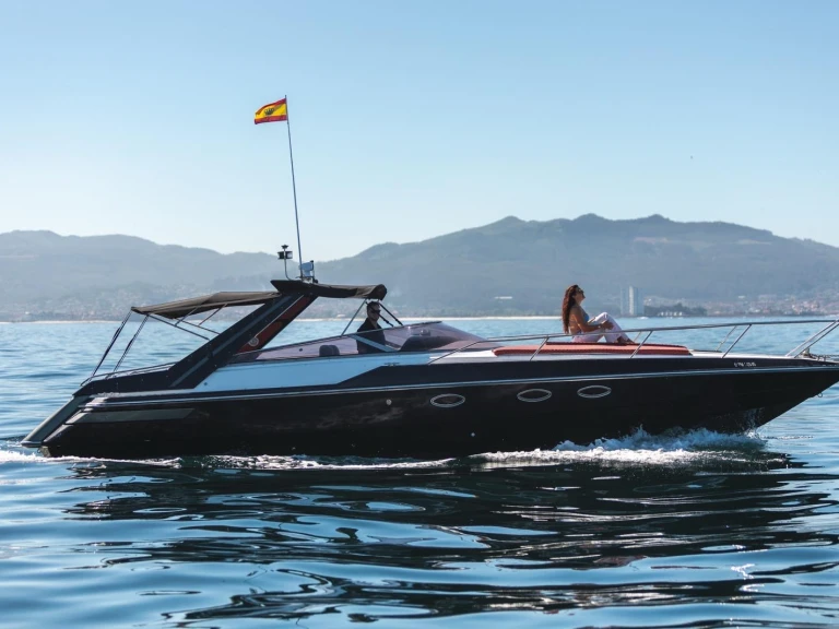Wynajmij Sunseeker Tomahawk 37 w Vigo