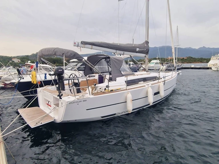 Wynajmij Dufour Dufour 360 Grand Large w Ajaccio