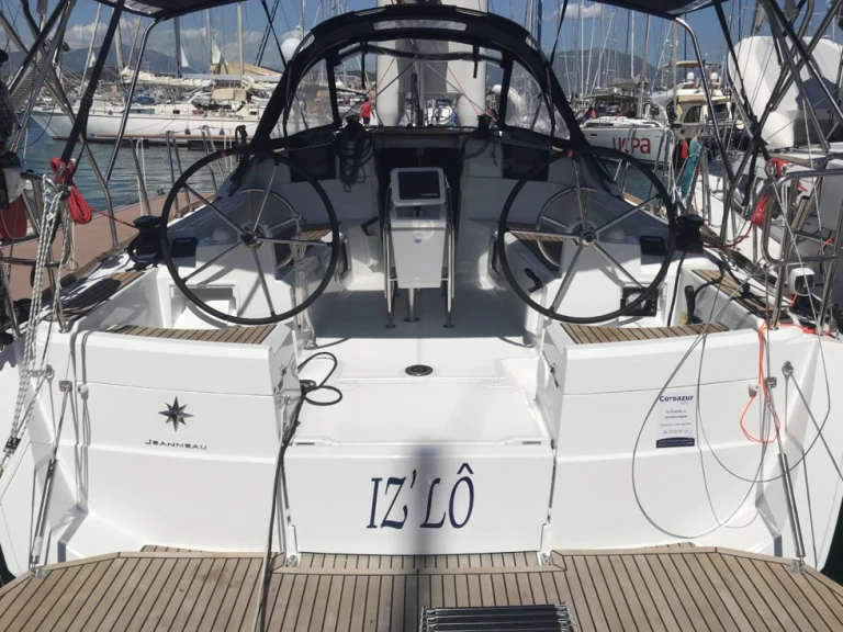 Wynajem Żaglowiec w Ajaccio - Jeanneau Sun Odyssey 389