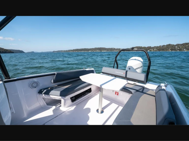 Wynajem w Paris- Axopar 25 cross top na SamBoat