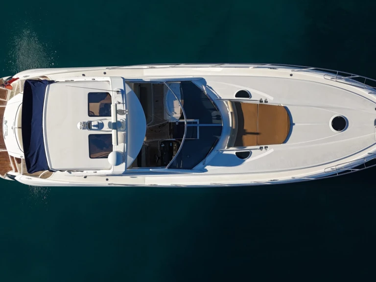 Wynajmij Sunseeker Portofino 53 w Paris