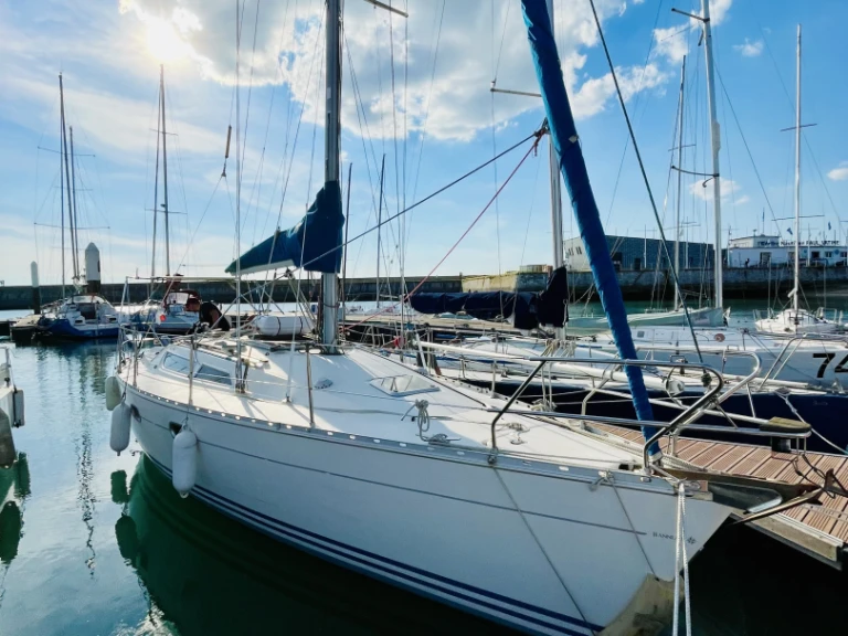 Jeanneau Sun Odyssey 33 między profesjonalistami a osobami prywatnymi w Le Havre