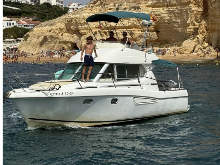 Motorówka do wynajmu w Real Club Marítimo de Huelva w najlepszej cenie