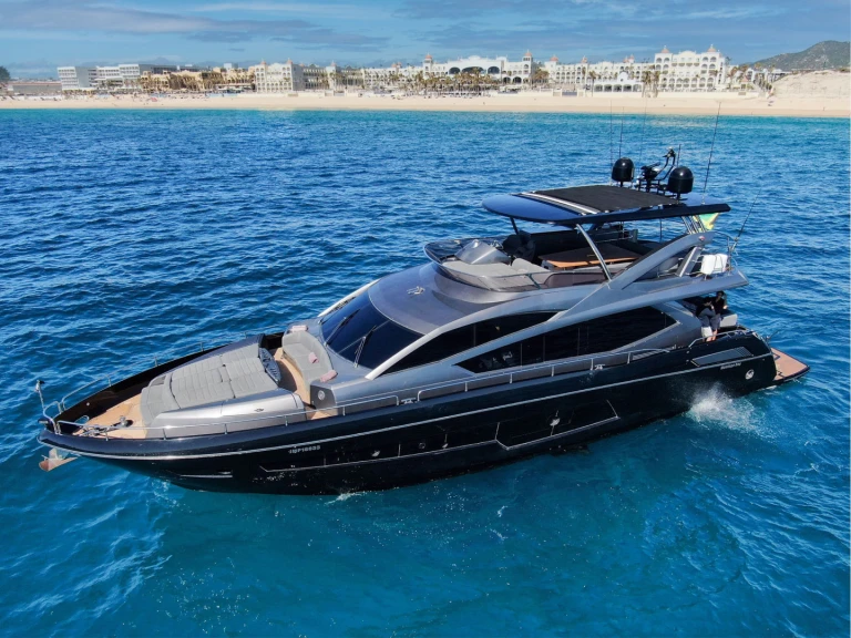 Sunseeker Manhattan 80 między profesjonalistami a osobami prywatnymi w Cabo San Lucas