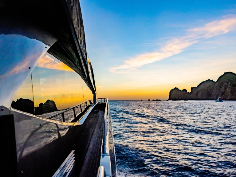 Luksusowy jacht do wynajmu w Cabo San Lucas w najlepszej cenie