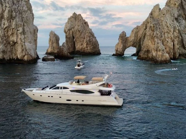 Wynajem łodzi Cabo San Lucas tanio Ferretti 800