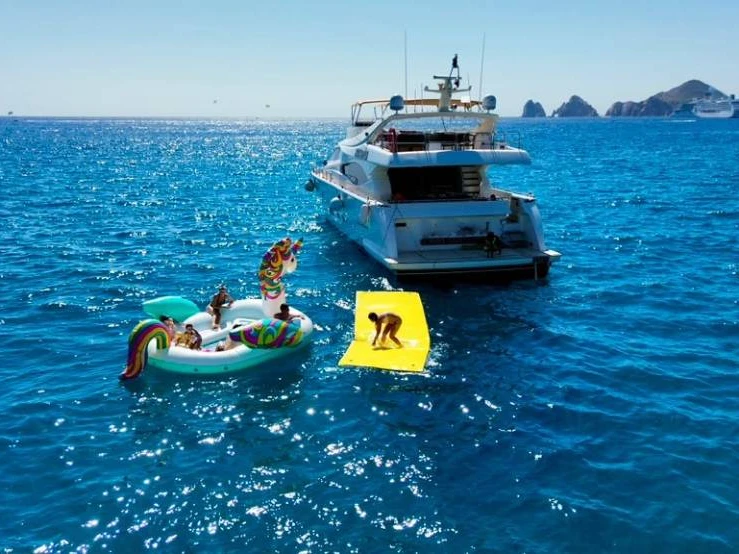 Luksusowy jacht do wynajmu w Cabo San Lucas w najlepszej cenie