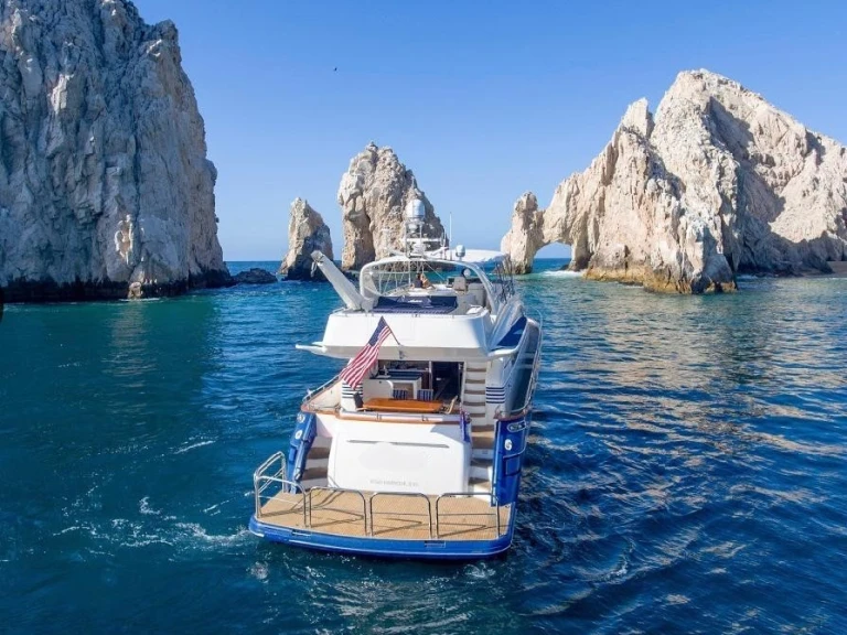 Luksusowy jacht do wynajmu w Cabo San Lucas w najlepszej cenie