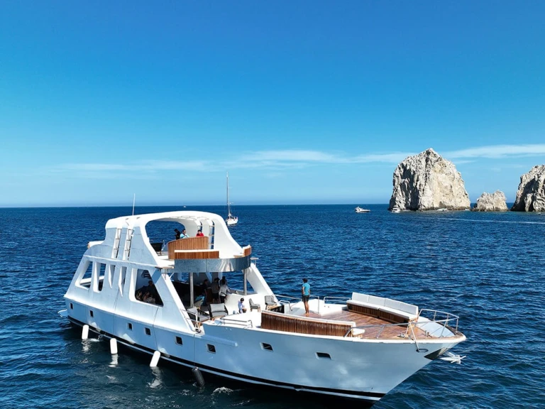 Wynajem Luksusowy jacht w Cabo San Lucas - Pelican Luxury Motor Yacht