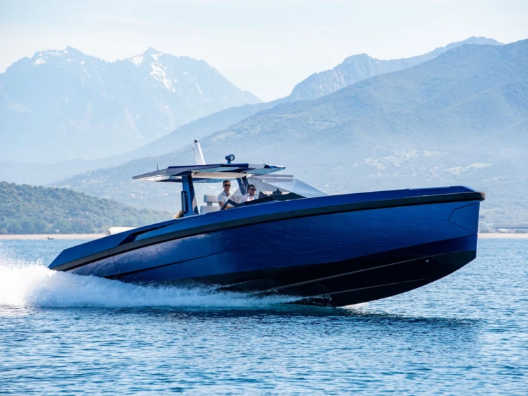 WALLY YACHTS WALLY TENDER między profesjonalistami a osobami prywatnymi w Porto-Vecchio