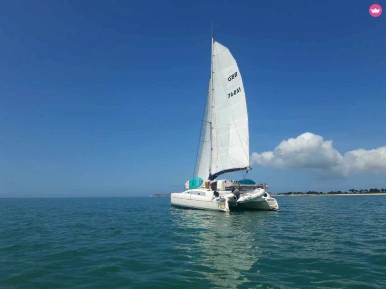 Fountaine Pajot Maldives 32 między profesjonalistami a osobami prywatnymi w Les Prises