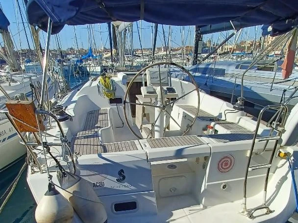 Wynajmij Bénéteau Oceanis 37 w Porto Ercole