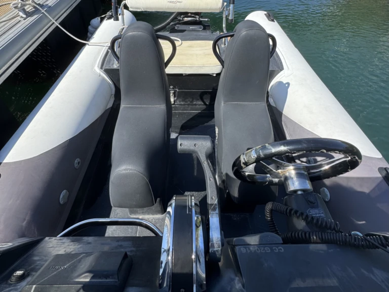Wynajem Łódż półsztywna Hydrosport z patentem 