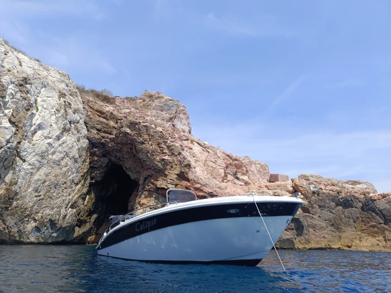 Yamaha Calipso open między profesjonalistami a osobami prywatnymi w Portoferraio