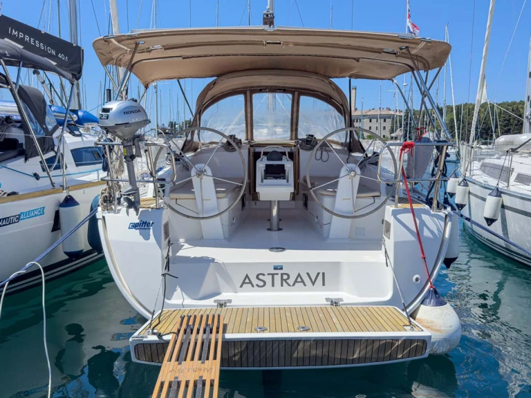 Wynajem łodzi Bavaria Cruiser 37 w Pula na SamBoat 