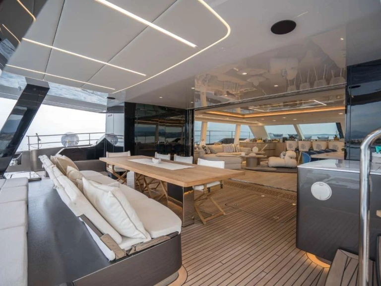 Wynajmij Luksusowy jacht z lub bez skippera Sunreef w Olbia