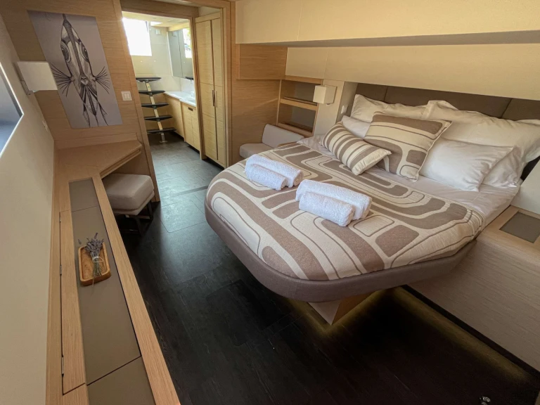 Wynajmij Fountaine Pajot Solomar  w Trogir