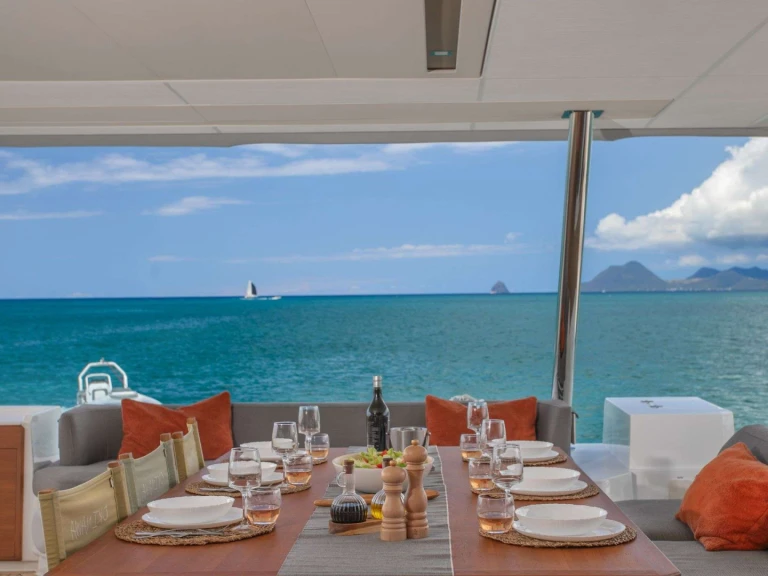 Wynajem Luksusowy jacht Fountaine Pajot z patentem 